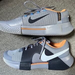 Nike MENS SZ 10.5 Zoom GP Challenge 1 Hard Court Tennis -Ashen Slate FB3147-400